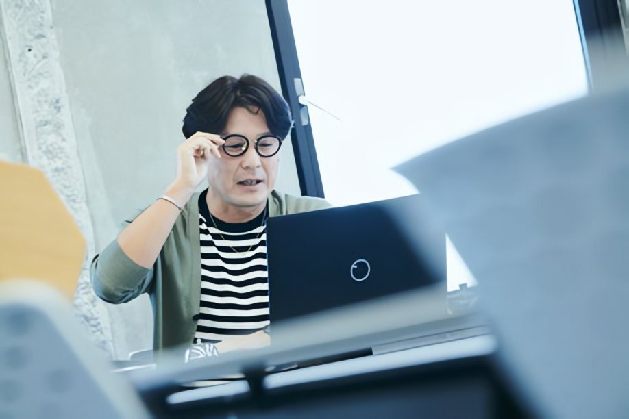 社内での打ち合わせの様子